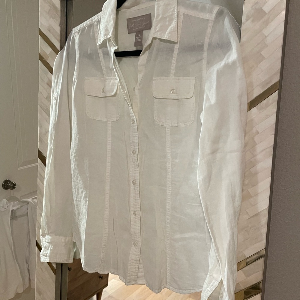 Banana republic White button up linen shirt